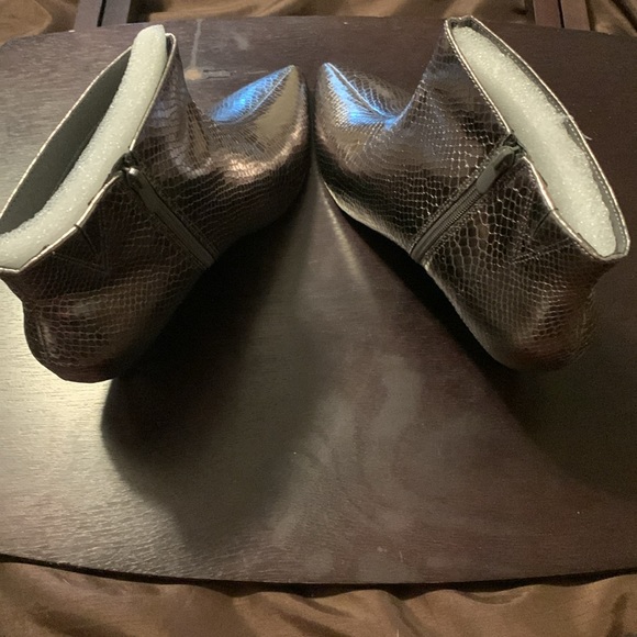 Torrid Size 10 4B PWTR Snake Kitten Heel Bootie - Picture 3 of 4